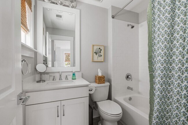 Building Photo - 970 Key Colony Ct