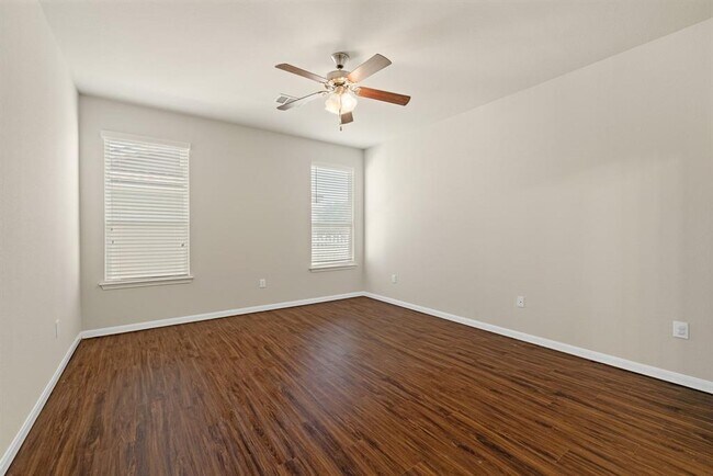 Building Photo - 1704 Willow Vista
