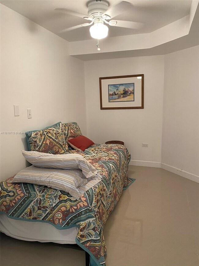Building Photo - 3111 N Ocean Dr