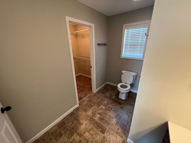 Building Photo - Powell 37849 - 3 bedroom, 2.5 bath home - Contact Tanner Fee 865-850-5103