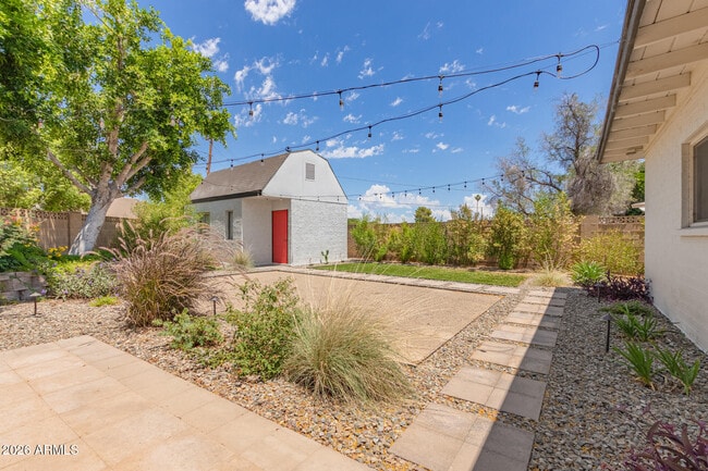 Building Photo - 1280 E Alameda Dr