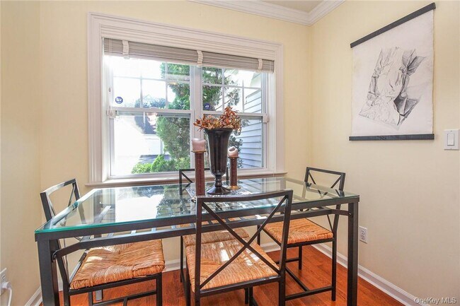 Building Photo - 213 Waterside Close