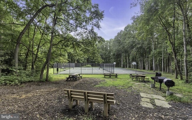 Building Photo - 11232 Chestnut Grove Square