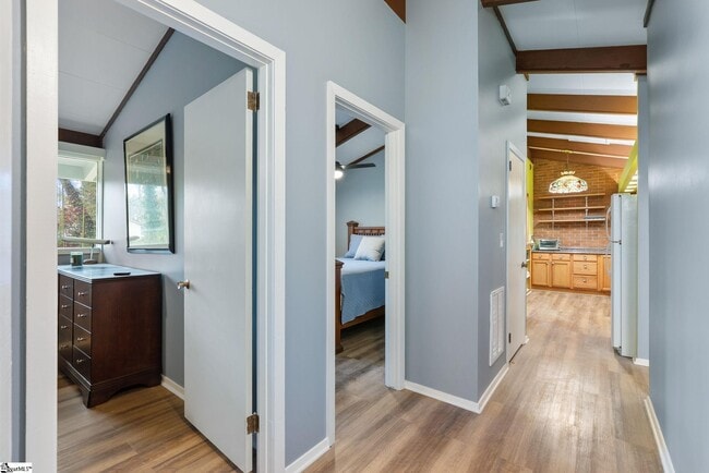 Building Photo - 103 Robinall Dr