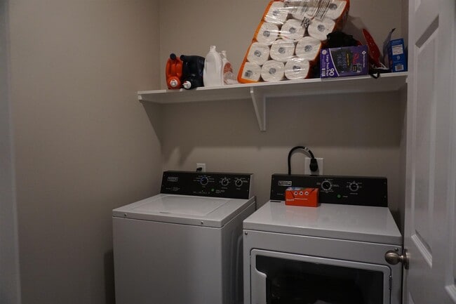 Building Photo - 1610 Alborada Dr.