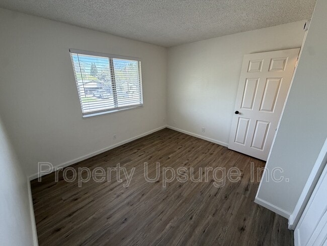 Building Photo - 1825 Roanoke Ave