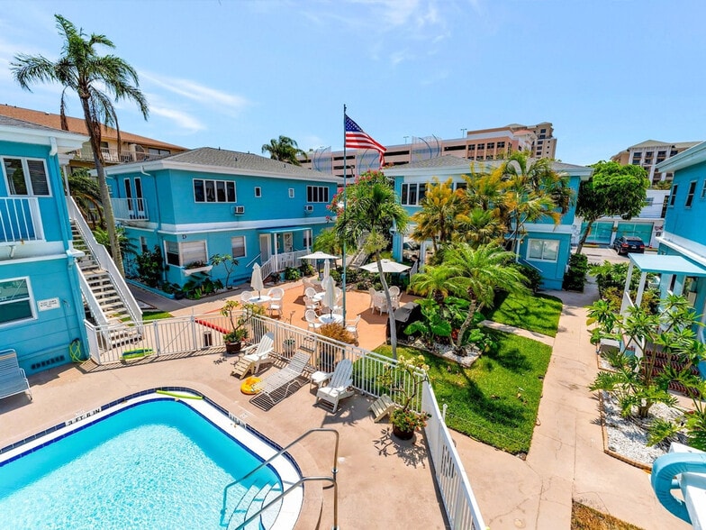 Building Photo - 483 E Shore Dr
