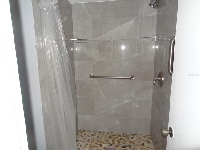 Building Photo - 11135 Carriage Hill Dr