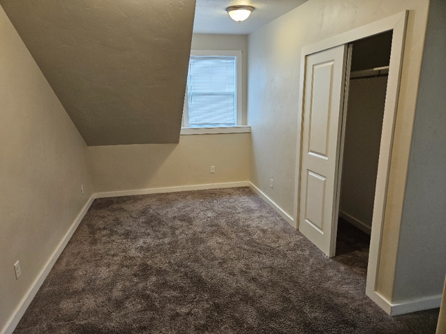 Building Photo - 1401 Oakley Ave
