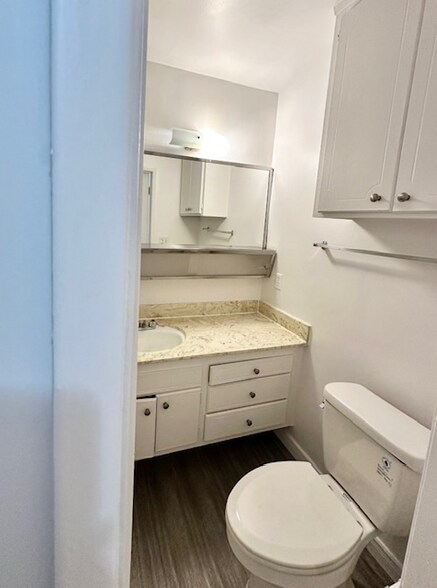 Building Photo - 428 Hayworth Ave