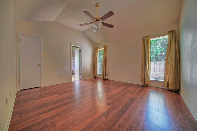 Building Photo - 14400 Levering St