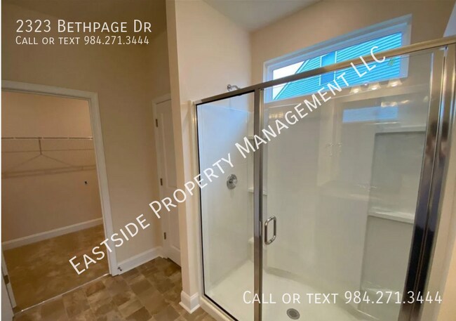 Building Photo - 2323 Bethpage Dr