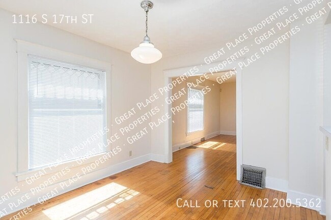 Building Photo - 1116 S 17th St