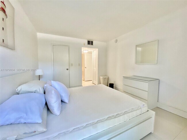 Building Photo - 210 172nd St