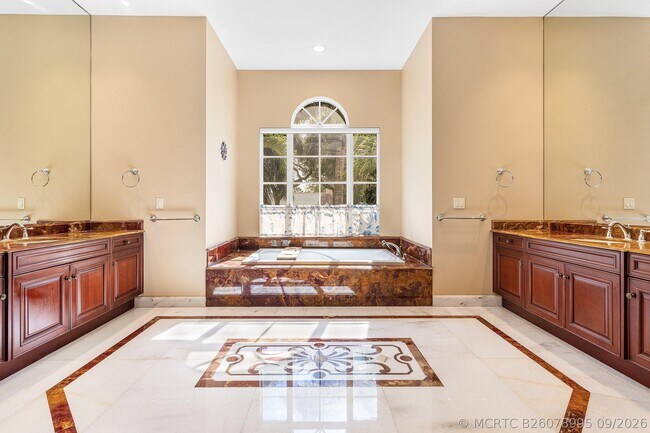 Building Photo - 4255 Gleneagles Dr