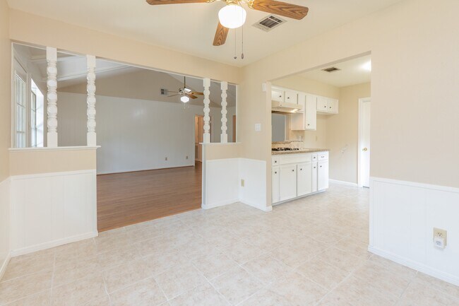 Building Photo - 2623 Longleaf Pines Ln