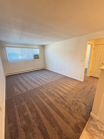 Building Photo - Foxwood Apartments