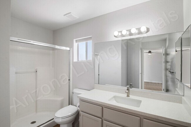 Building Photo - OSBO3240