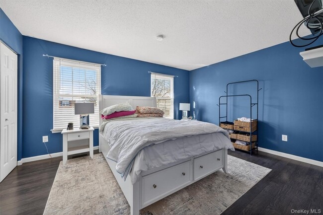 Building Photo - 12 Brook Dr