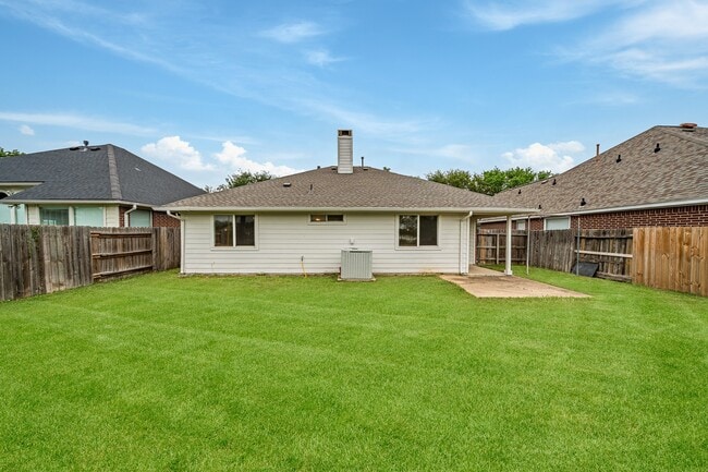 Building Photo - 12335 Shadowvista Dr