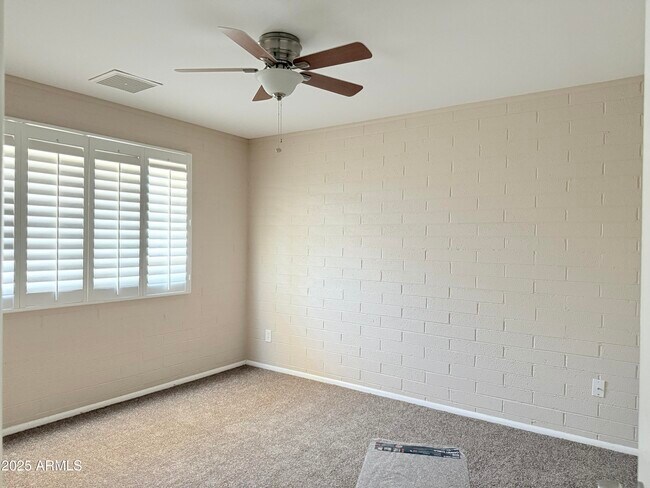 Building Photo - 12247 N Cherry Hills Dr W