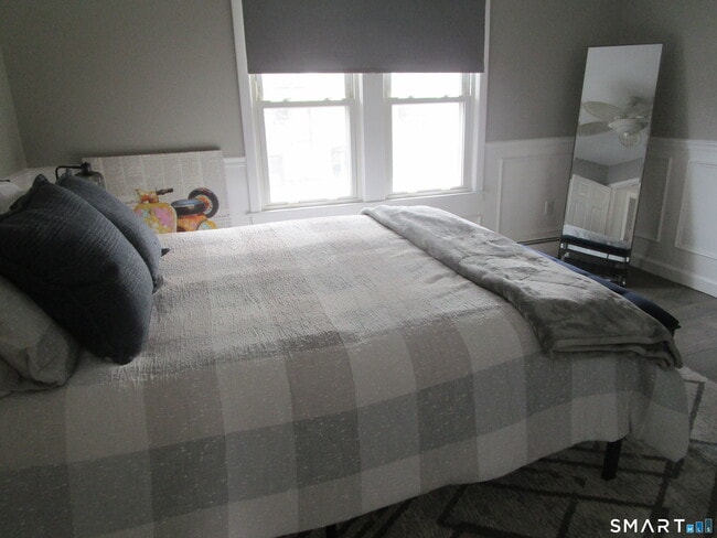 Building Photo - 256 Seaside Ave