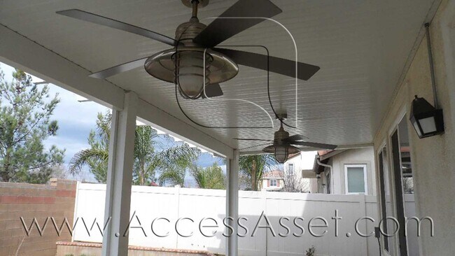 Building Photo - Stunning 3 Bed/ 2.5Bath Beaumont Home!