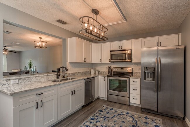 Building Photo - Andover Circle