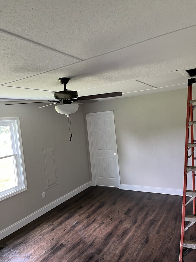 Master Bedroom - 8412 Sevierville Pike