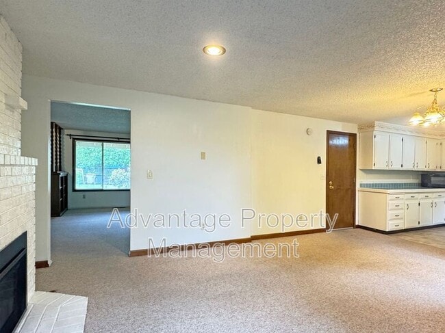 Building Photo - 2350 NW Green Cir