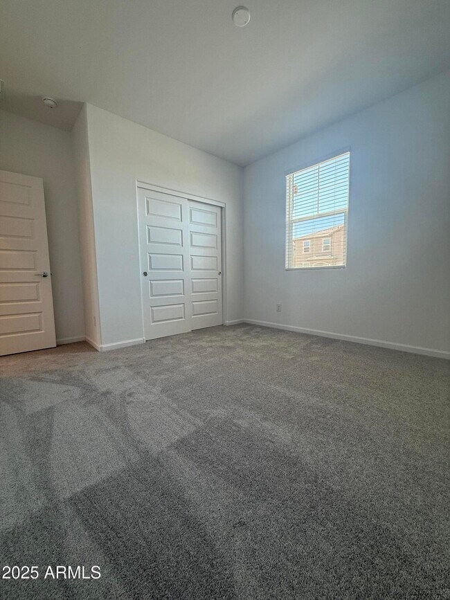 Building Photo - 9544 W Pinchot Ave