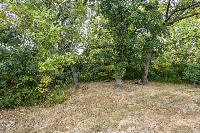Building Photo - 307 Burnside Dr