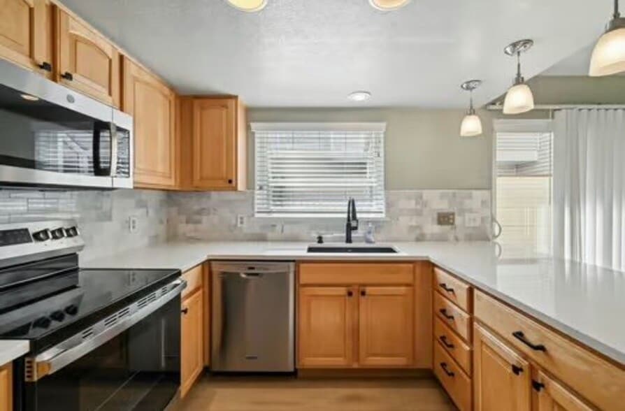 Building Photo - 7595 S Monaco Way