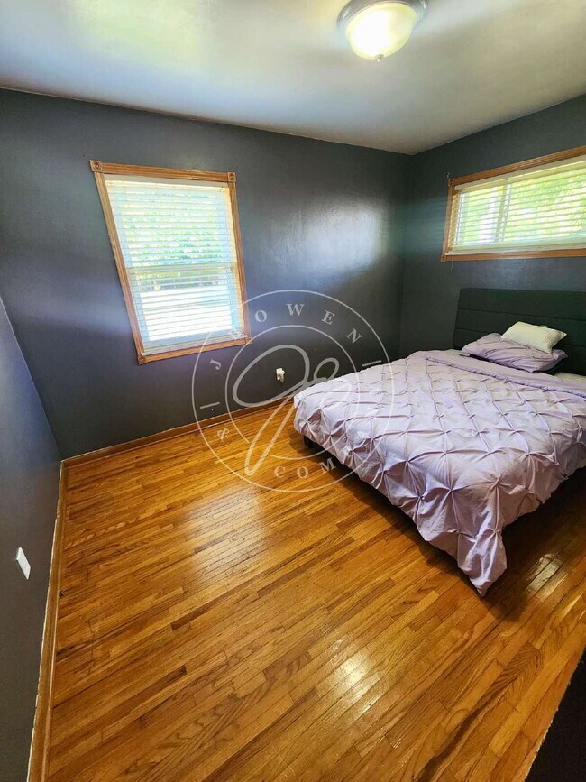 Building Photo - 3 bed 3 bath home for rent near University of Toledo!