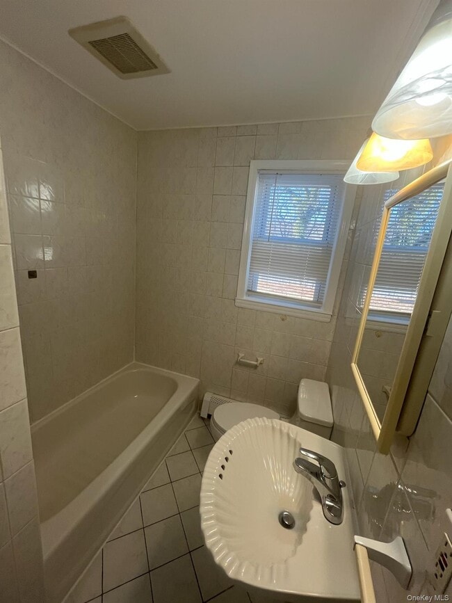 Building Photo - 117 Blydenburgh Ave