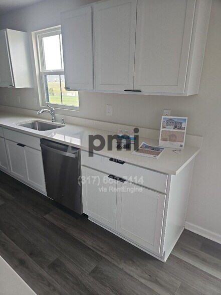 Building Photo - 1854 Cascades Dr