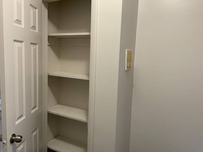 Building Photo - 11-21-21 Ashdown Rd