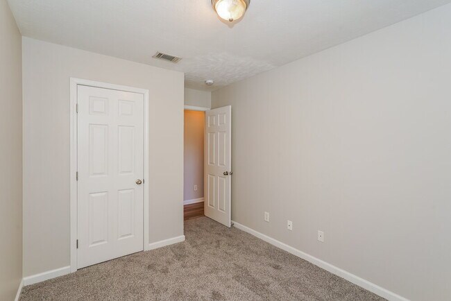 Building Photo - 8028 Logan Dr