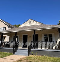 Building Photo - 304 N Leach St