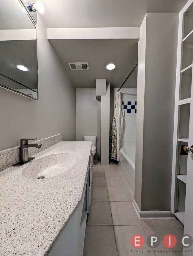 Building Photo - Remodeled basement apartment in Harvard/Yale Area