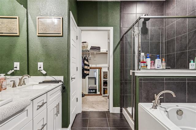 Building Photo - 1304 Beach Dr