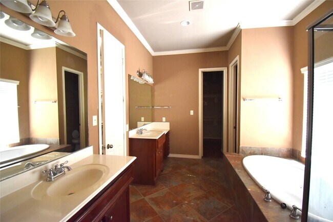 Building Photo - 17523 Driftwood Prairie Ln