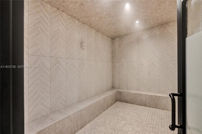 Building Photo - 11113 Biscayne Blvd