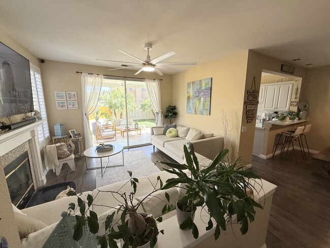 Building Photo - 2204 Lago Ventana
