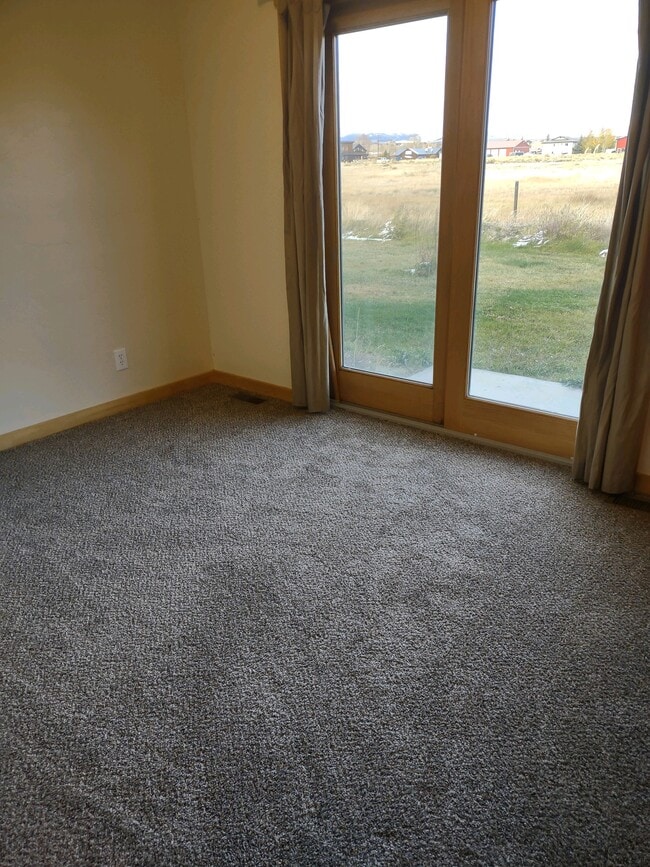 Building Photo - 155 Mulligan Ln