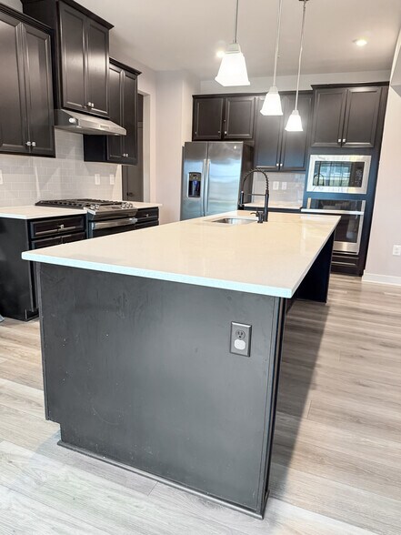 Building Photo - 14727 Silver Hammer Way