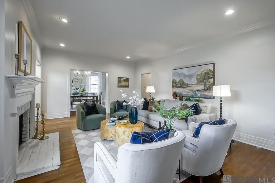 Building Photo - 2221 Olive St