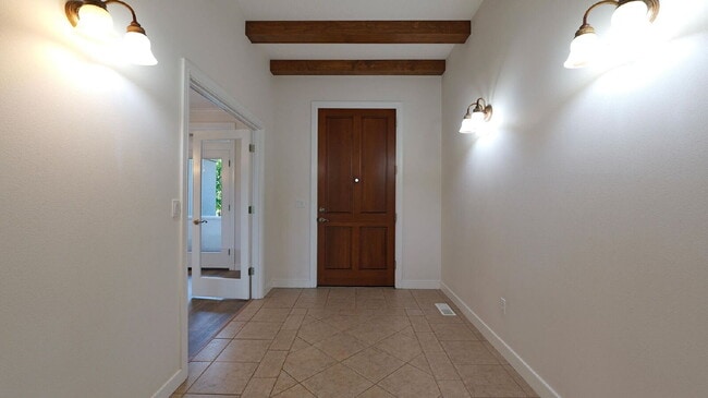 Building Photo - 143 Pine Lake Dr