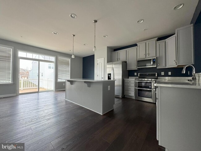 Building Photo - 9067 Fox Stream Way