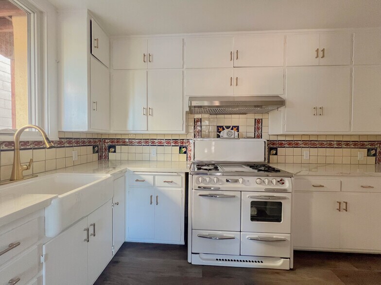 Kitchen - 1504 Grant St